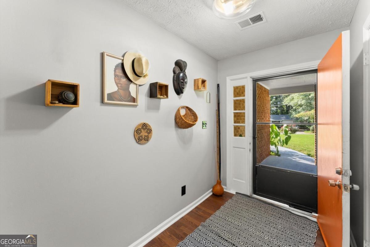 1467 Diplomat DR