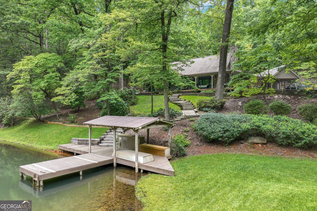 Photo of 2001 Chimney Mountain Flats Trail, Clarkesville, GA 30523 (MLS # 10771252)