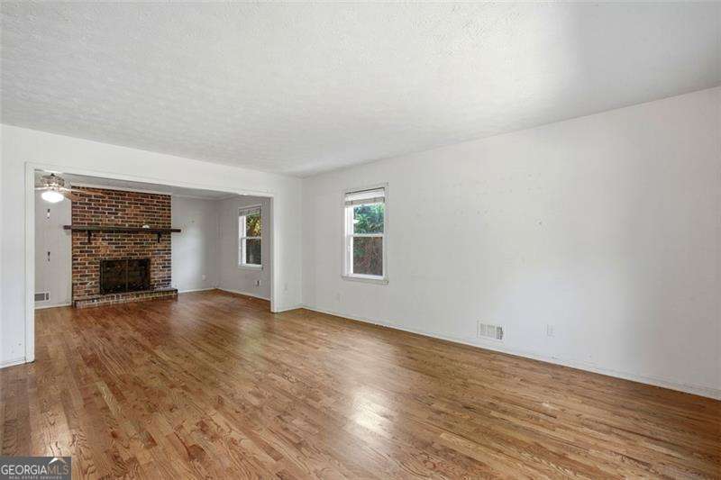 5147 Charmant PL