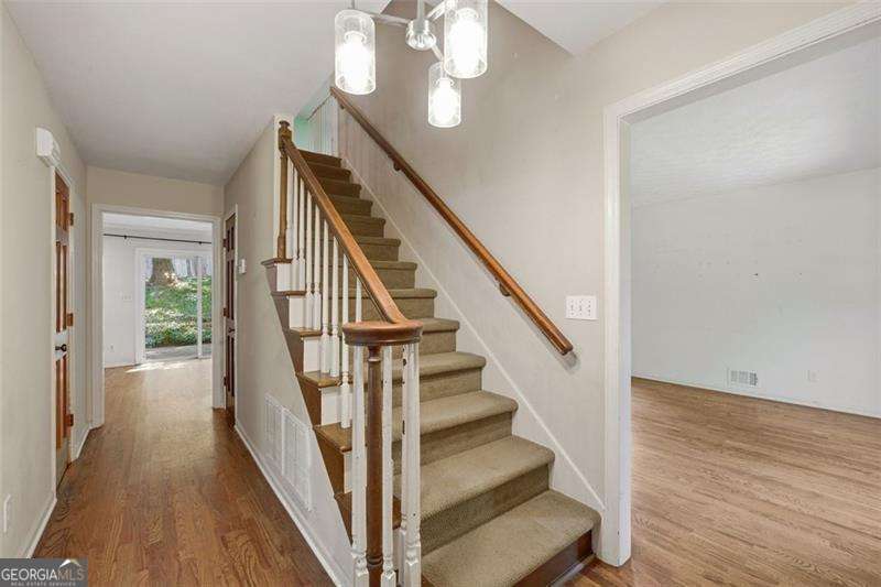 5147 Charmant PL