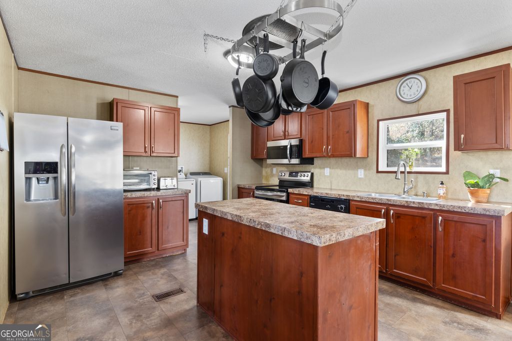 Photo of 225 Merry Drive NW, Milledgeville, GA 31061 (MLS # 10660541)