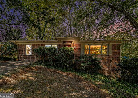 Photo of 2226 Medfield Trail NE, Atlanta, GA 30345 (MLS # 10619617)