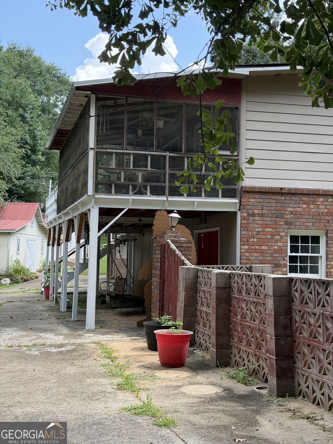 329 RIVERBEND DR