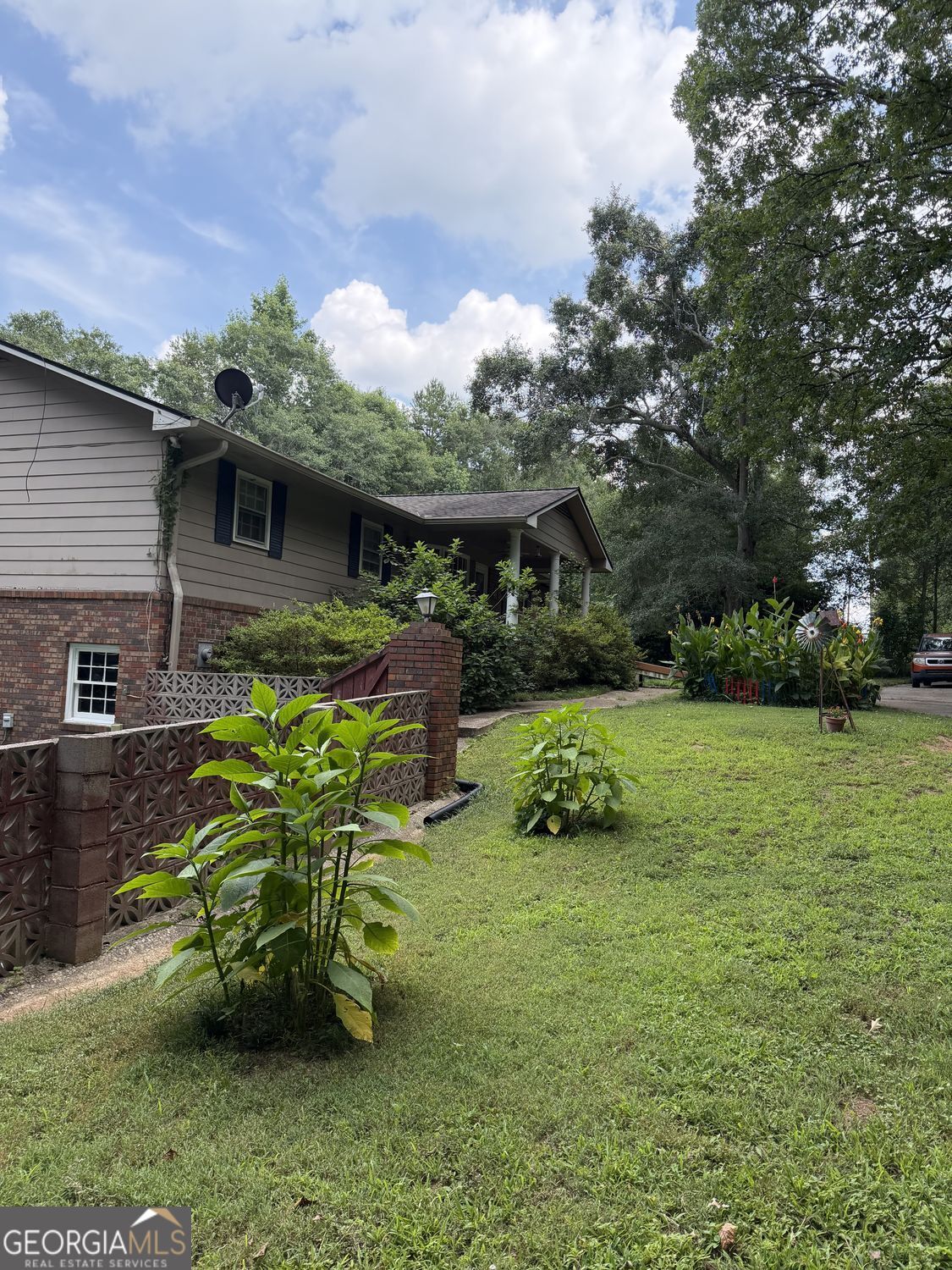 329 RIVERBEND DR