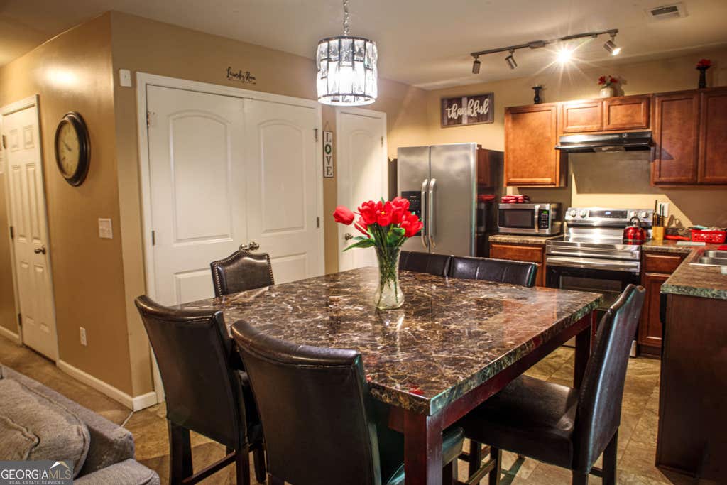 Photo of 5626 Laurel Ridge Drive, Atlanta, GA 30344 (MLS # 10823111)