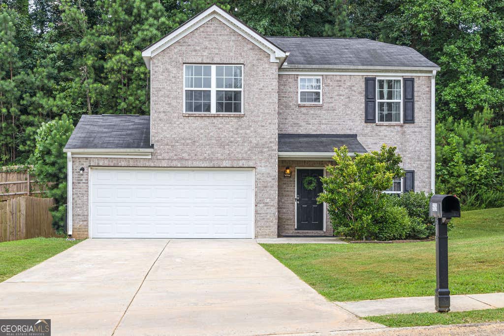 Photo of 5626 Laurel Ridge Drive, Atlanta, GA 30344 (MLS # 10823111)