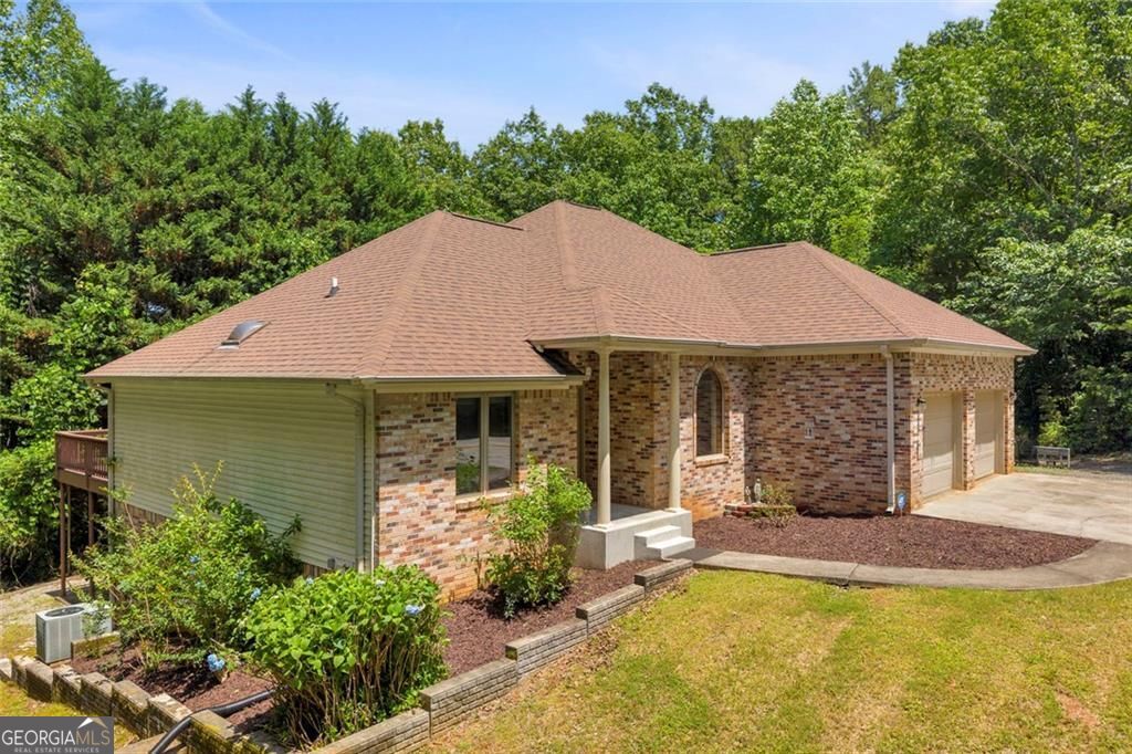 Photo of 160 Quail Ridge Drive, Cleveland, GA 30528 (MLS # 10790213)