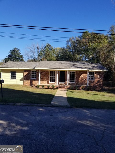 A home in Lanett