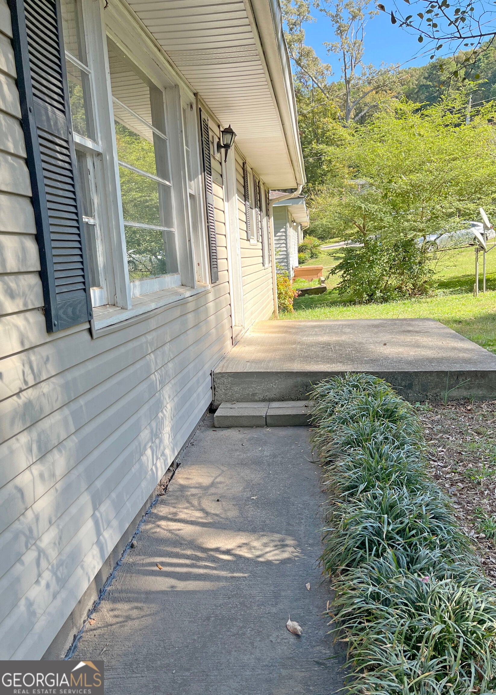 9 Wisteria DR SE