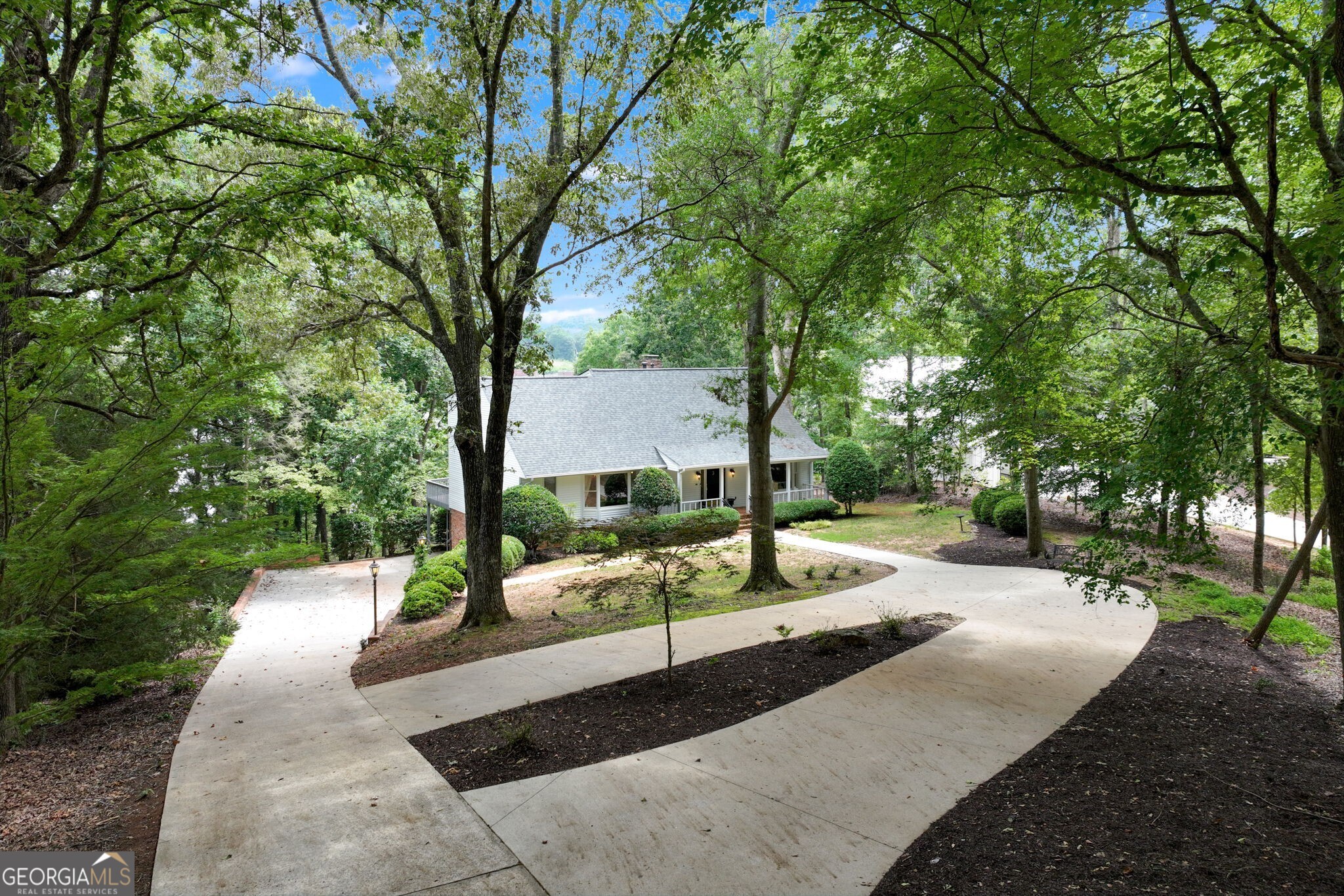 2585 Bridgewater CIR