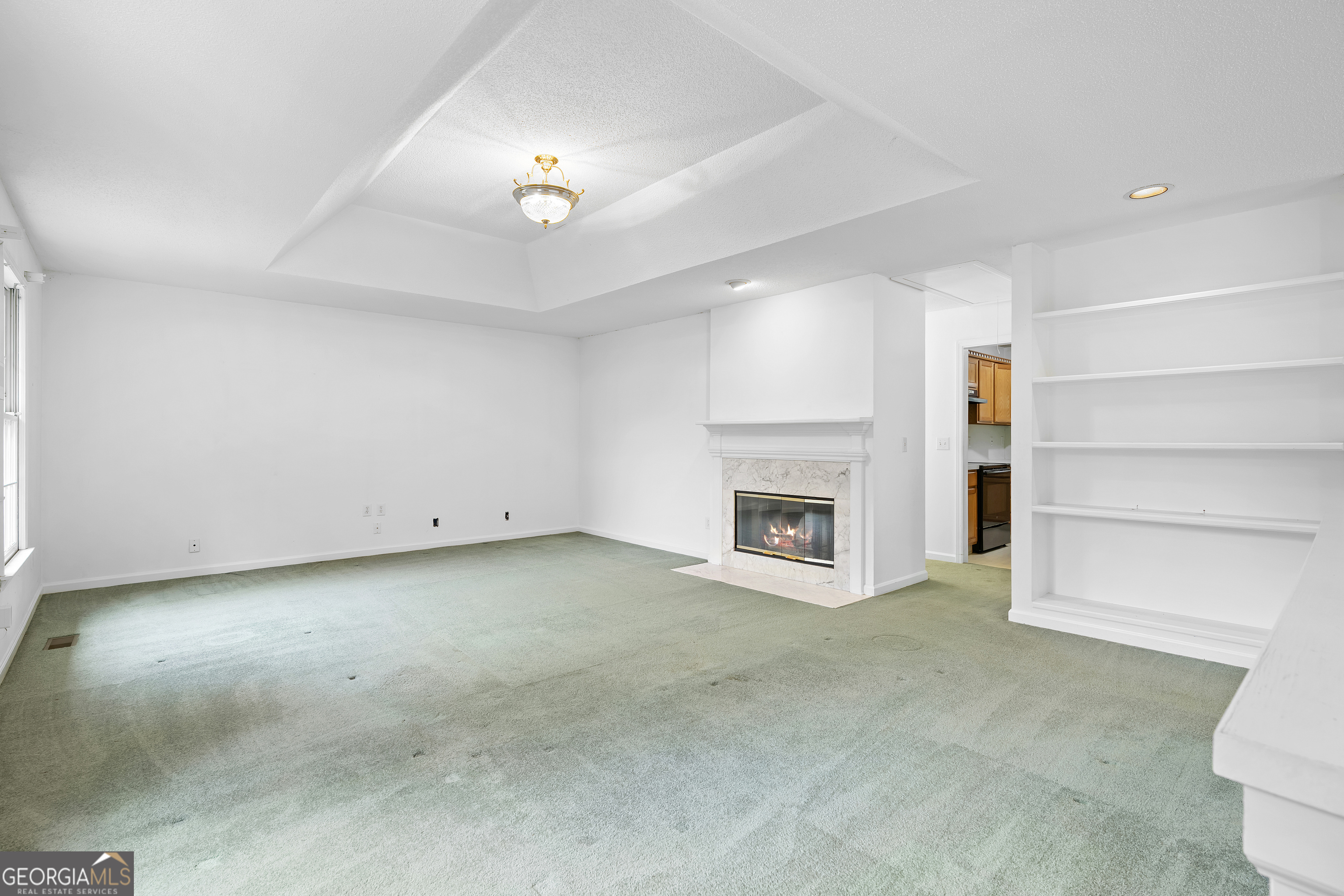 2000 Emerald DR