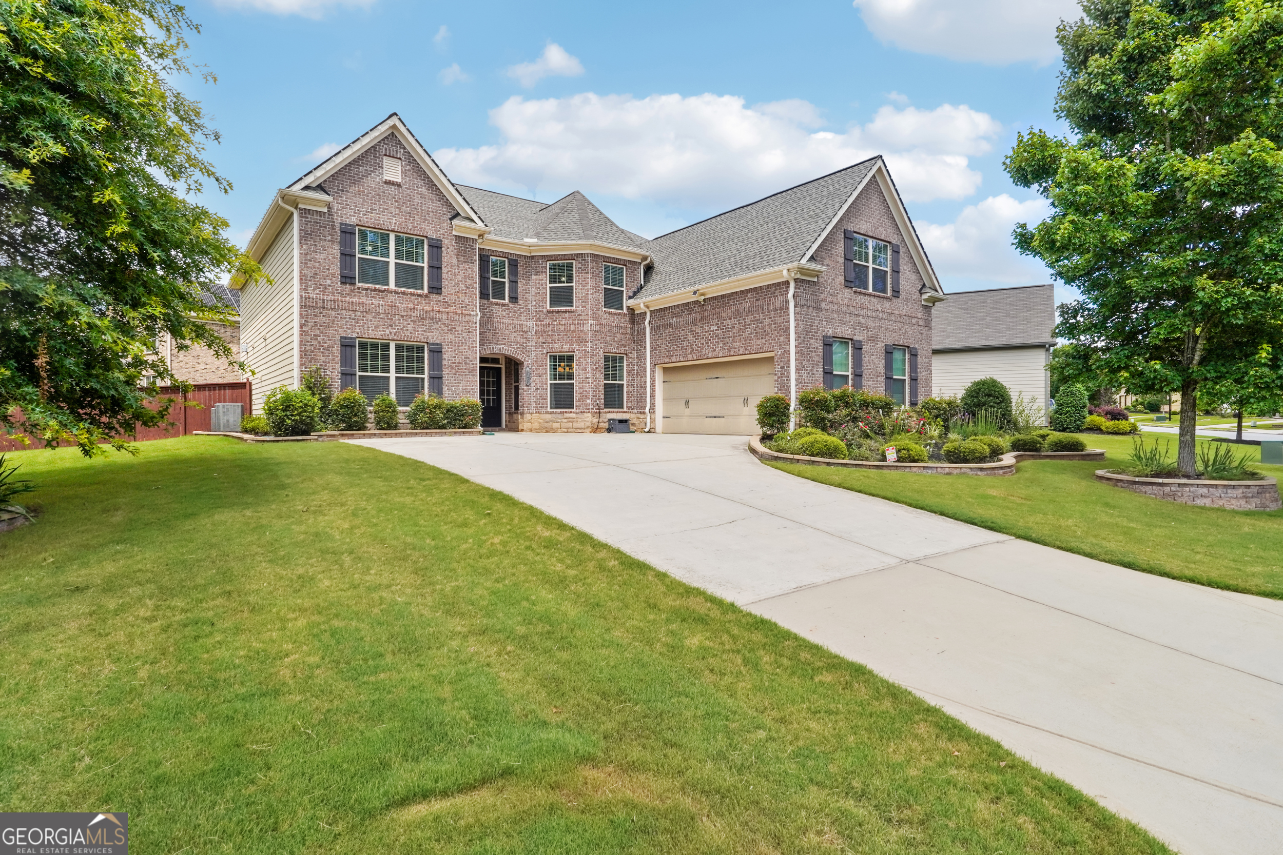 915 Elmsbrook LN