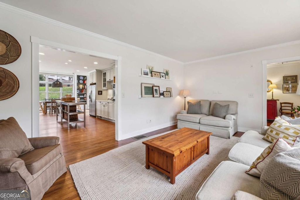 Photo of 511 Wimbledon Road NE, Atlanta, GA 30324 (MLS # 10704201)