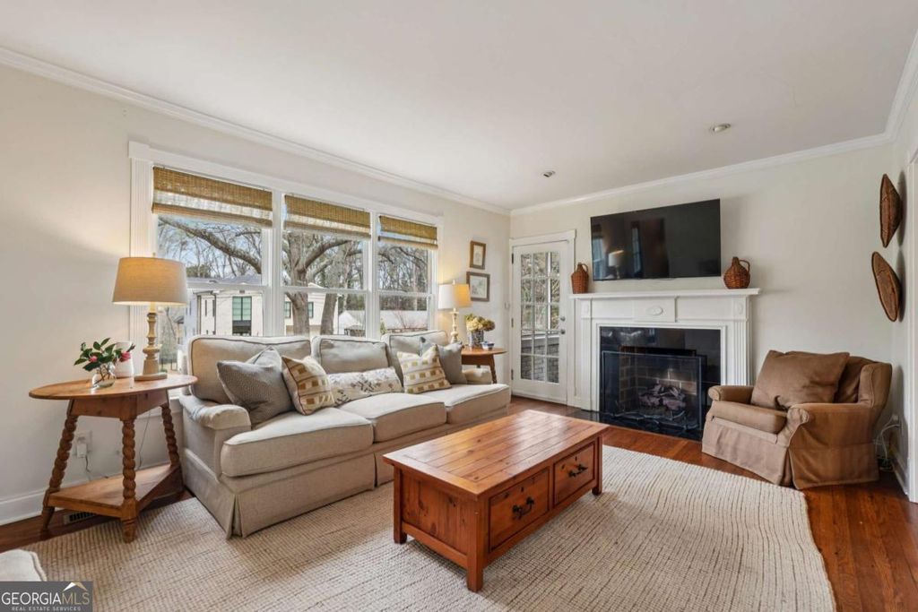 Photo of 511 Wimbledon Road NE, Atlanta, GA 30324 (MLS # 10704201)