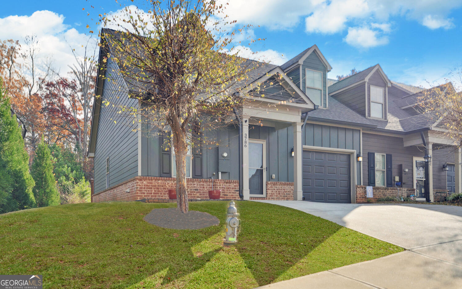 3786 Shades Valley LN