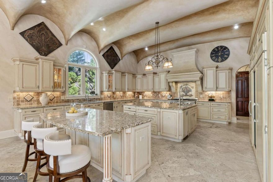 Where Grandeur Meets Glamour!