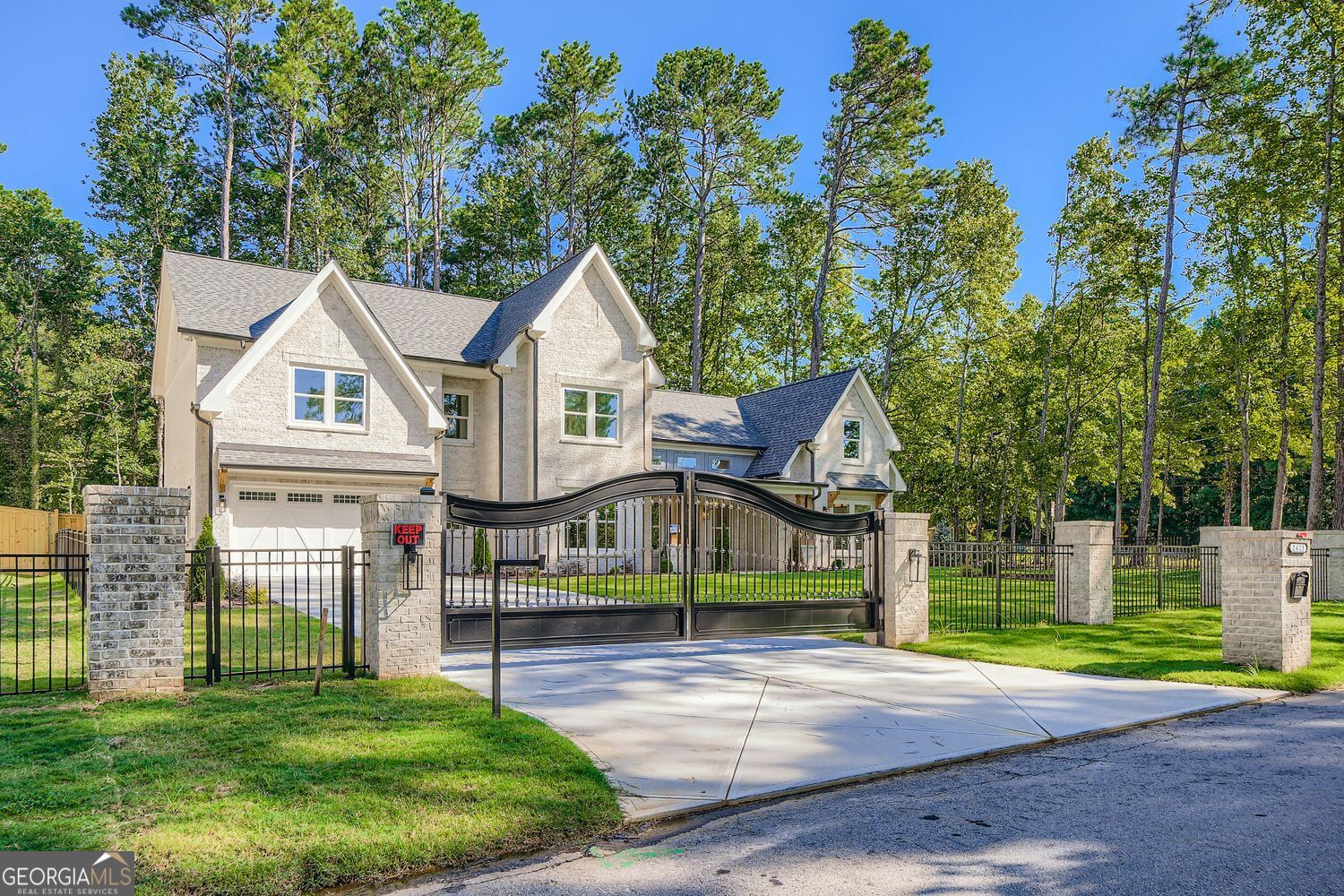 2625 Beverly LN