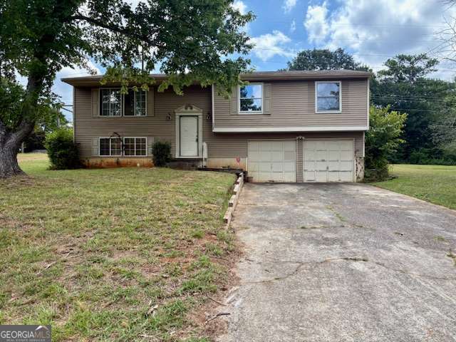 FIXER UPPER!! Strictly sold As-is. Great for Investor or Rental; Finished Lower Level With Half Bath, fam/dining Rm, Sunny Kitchen W/ white cabinets and Laminated Countertops. Big level back yard! Minutes Away From I-75, I-575 & Town Center Mall, Marietta Square, and various parks and restaurants!! The best value East Cobb location. NO HOA subdivision, with a top-rated School district! This home is perfectly situated to get anywhere within a few minutes.