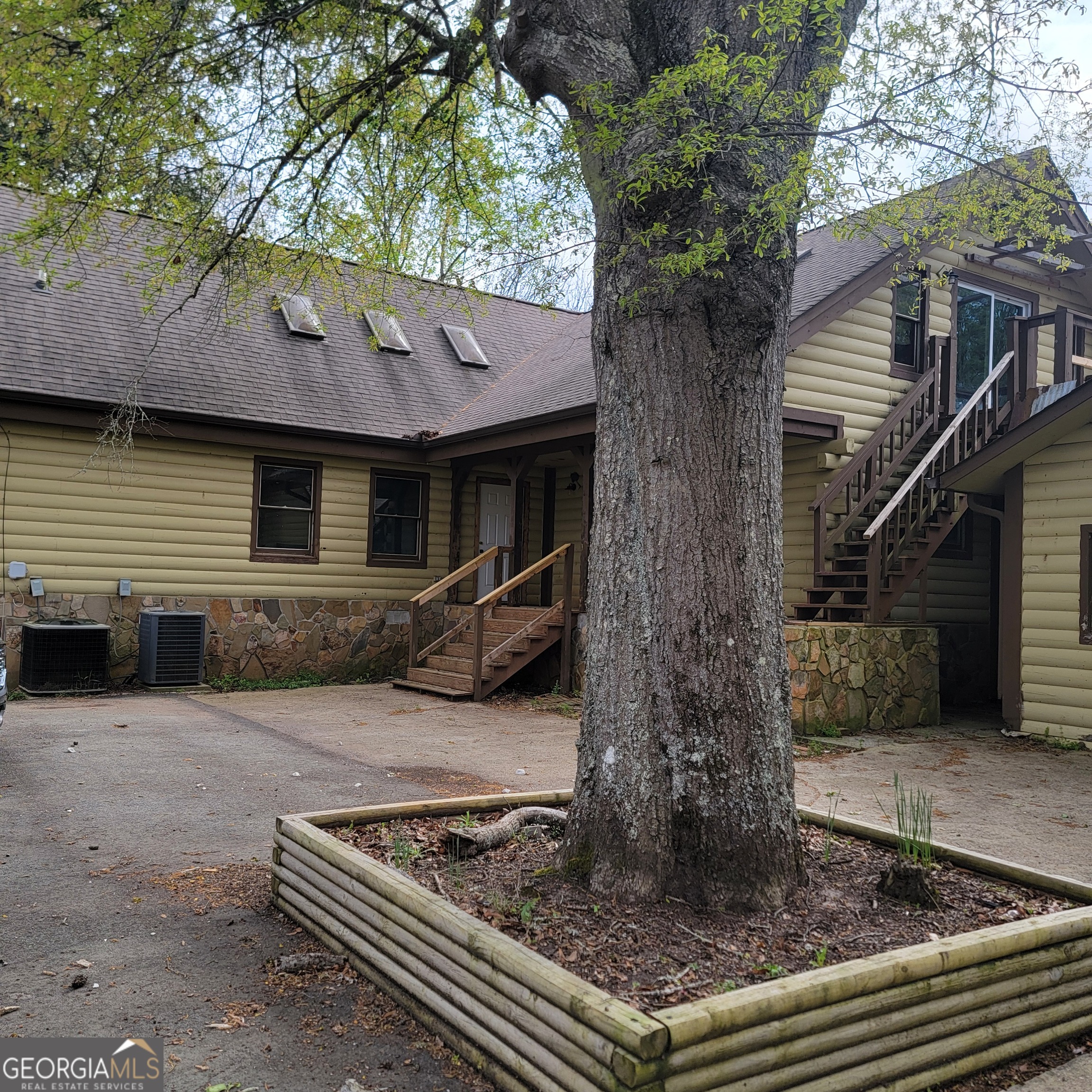 24 Alexander RD