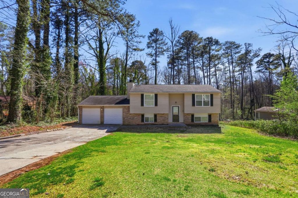 Photo of 1949 N Landing Way, Marietta, GA 30066 (MLS # 10710572)