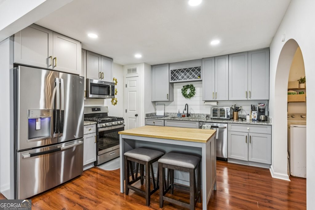 Photo of 5430 Carol Circle SW, Mableton, GA 30126 (MLS # 10729405)