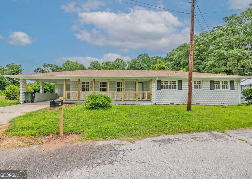 Photo of 13 Brown Street, Toccoa, GA 30577 (MLS # 10792985)