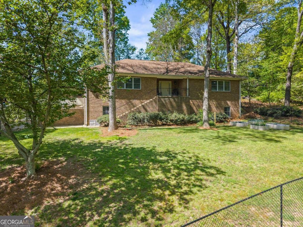Photo of 725 Nix Drive, Gainesville, GA 30501 (MLS # 10766070)