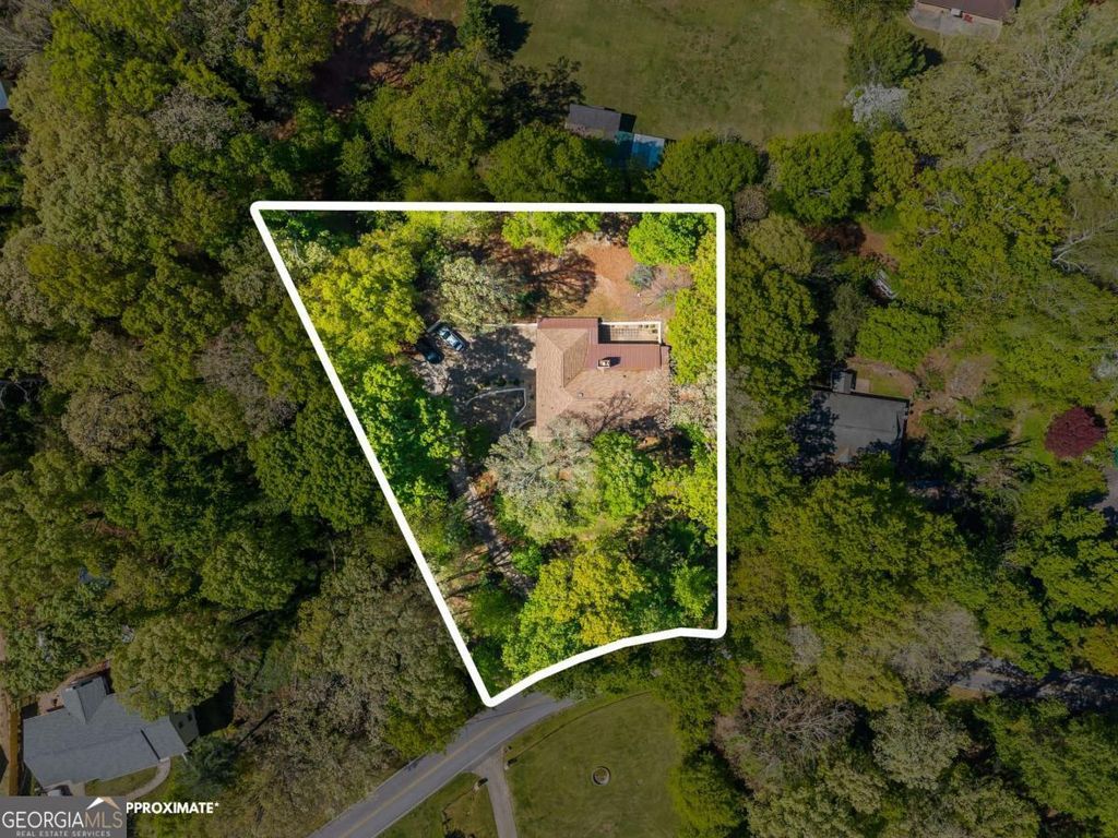 Photo of 725 Nix Drive, Gainesville, GA 30501 (MLS # 10766070)