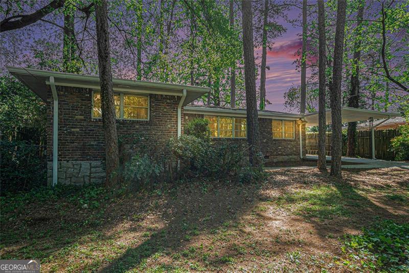 2480 WARWICK CIR