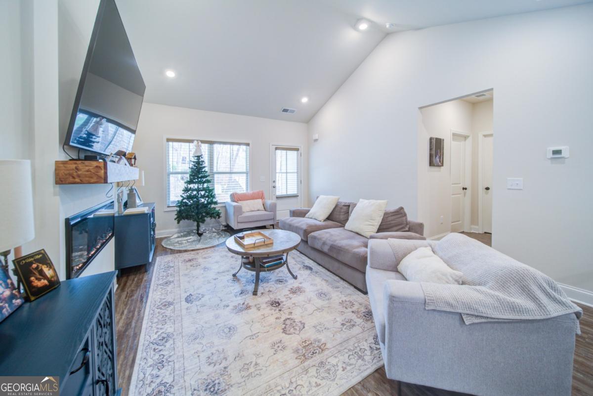 170 White Antelope ST