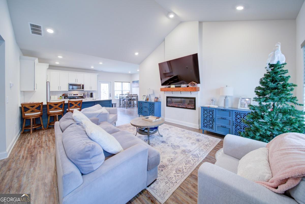 170 White Antelope ST