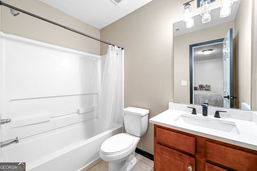 Photo of 1501 Glen Ivy #BLDG 15, Marietta, GA 30062 (MLS # 10685439)