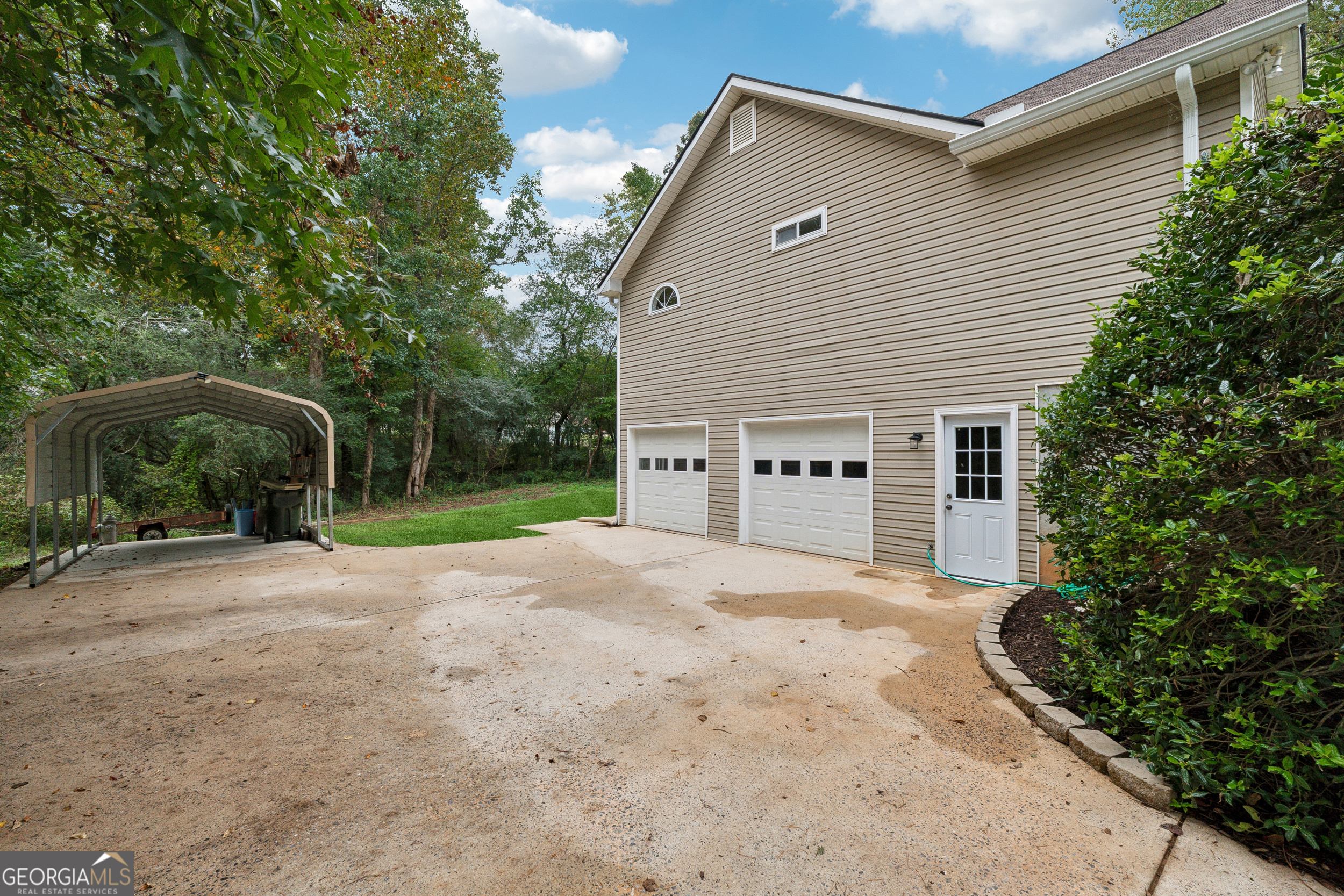 7040 Devon DR