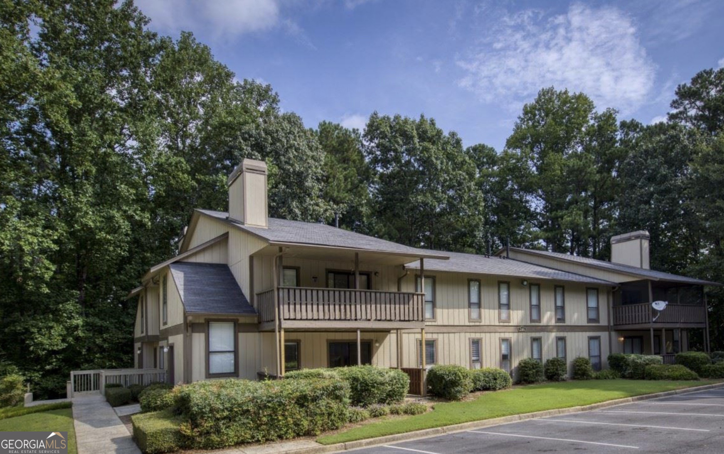 205 Woodcliff DR 205