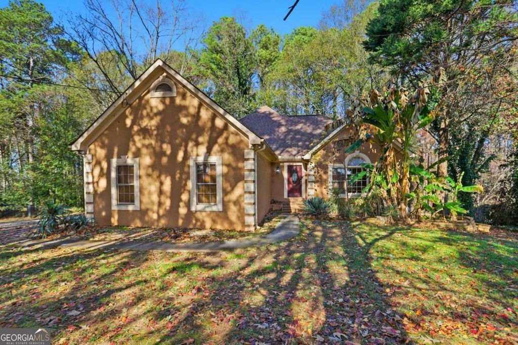 Photo of 889 Lakeview Road, Grayson, GA 30017 (MLS # 10666604)