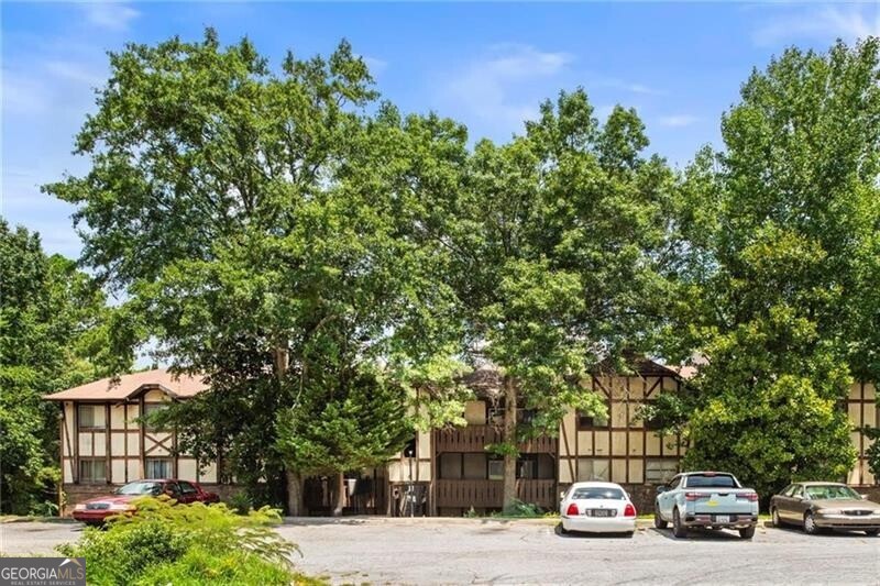 Camelot Club - Residential