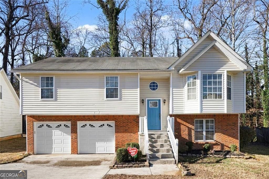 Photo of 958 Redan Crescent Drive, Stone Mountain, GA 30088 (MLS # 10693208)