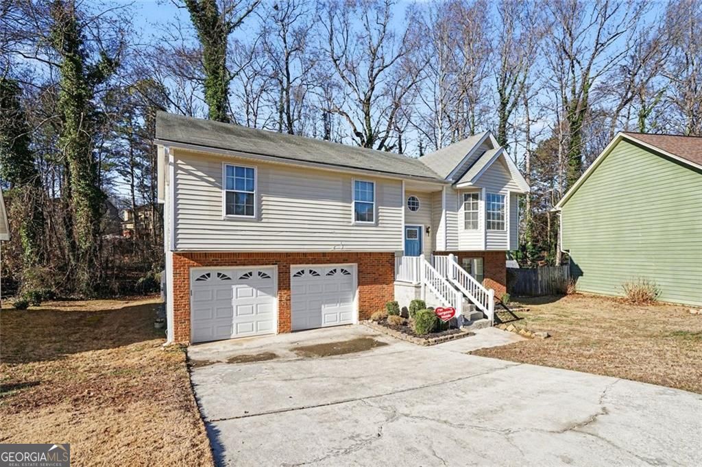 Photo of 958 Redan Crescent Drive, Stone Mountain, GA 30088 (MLS # 10693208)