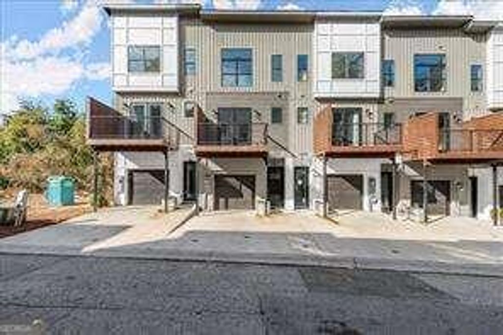 Photo of 2333 Mason Drive #D26, Atlanta, GA 30316 (MLS # 10758636)