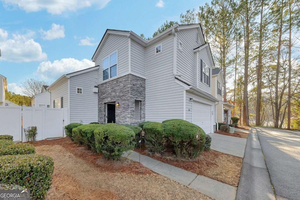 Photo of 803 Windcroft Circle NW, Acworth, GA 30101 (MLS # 10697017)
