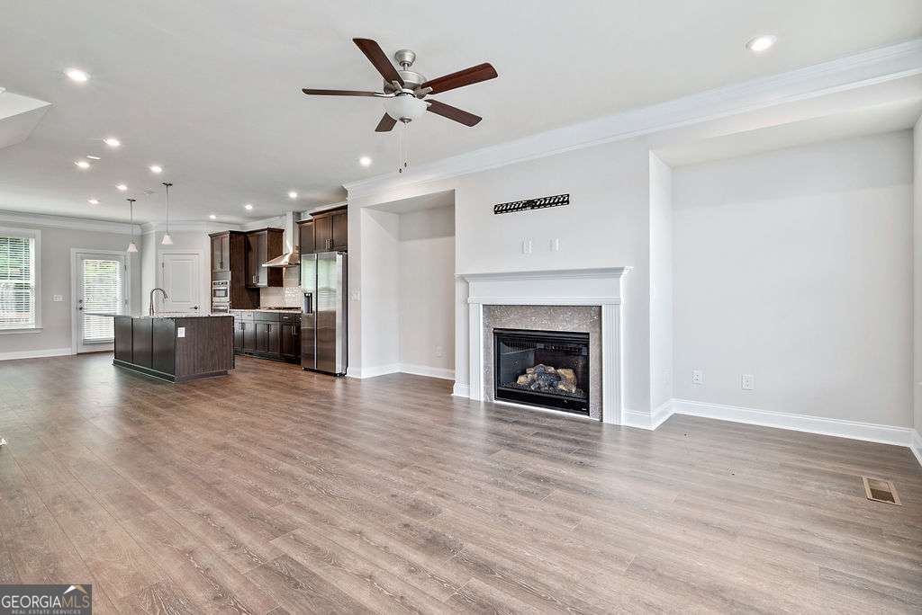 1395 Harris WAY