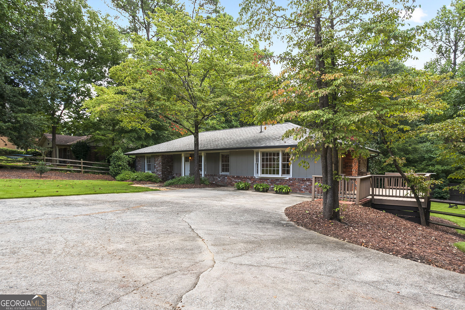 4000 Lower Roswell RD
