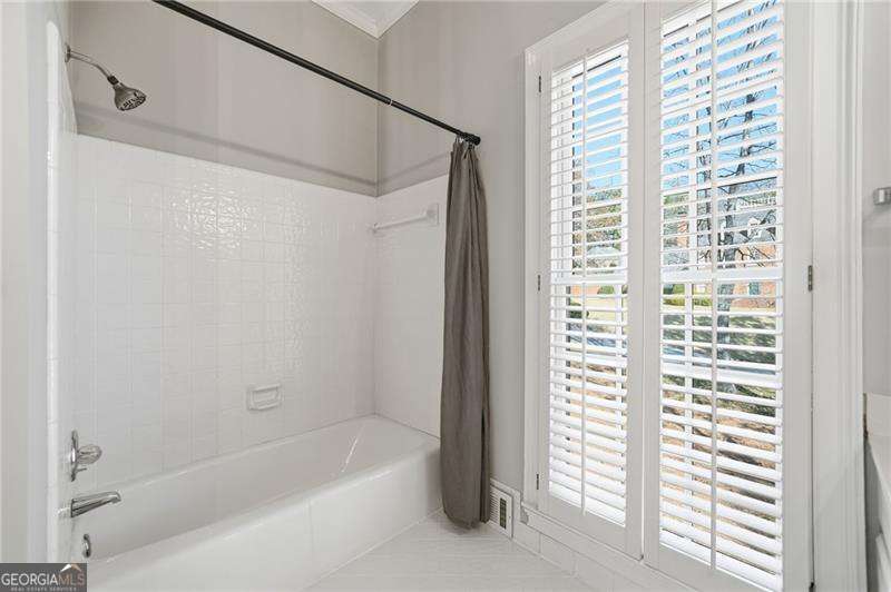 Huntcliff - Residential