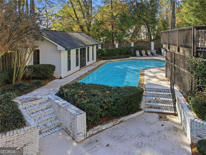 Huntcliff - Residential