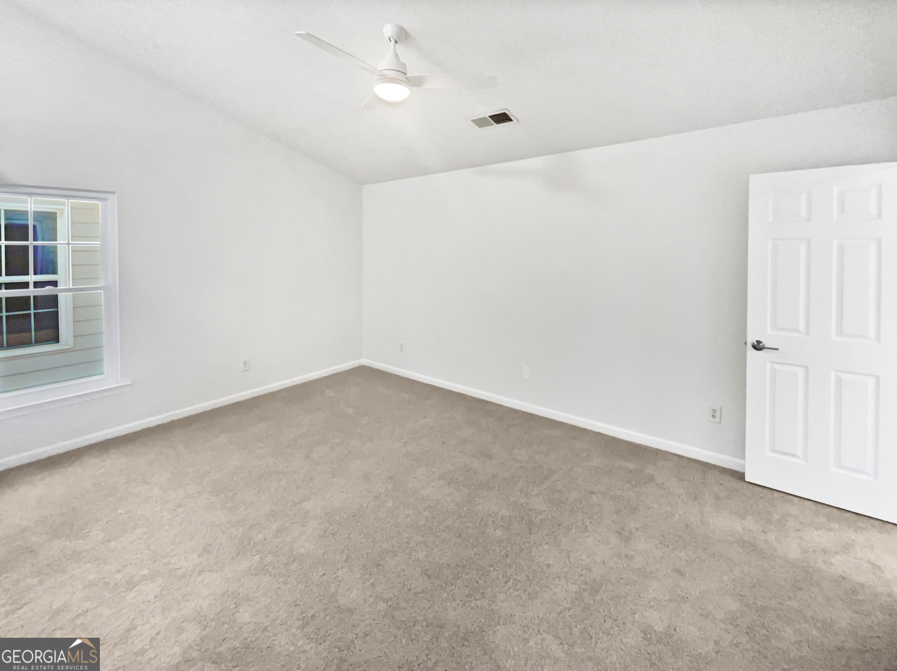 9562 Lakeview CIR # 71