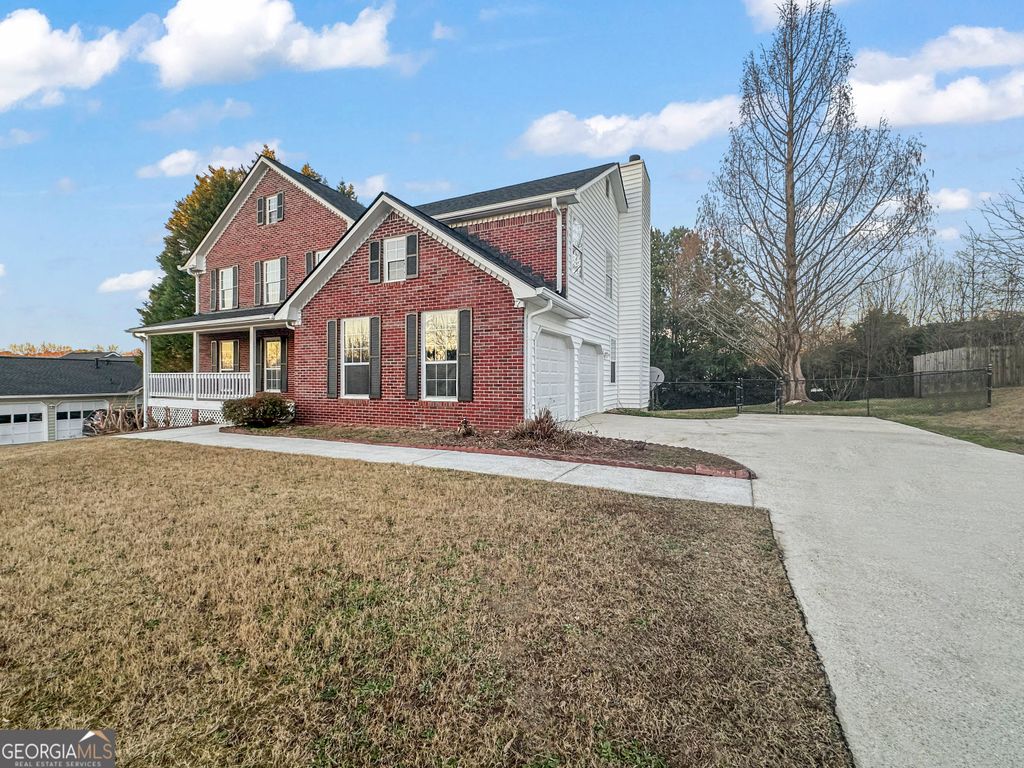 Photo of 3340 Summit Place Drive, Loganville, GA 30052 (MLS # 10676328)