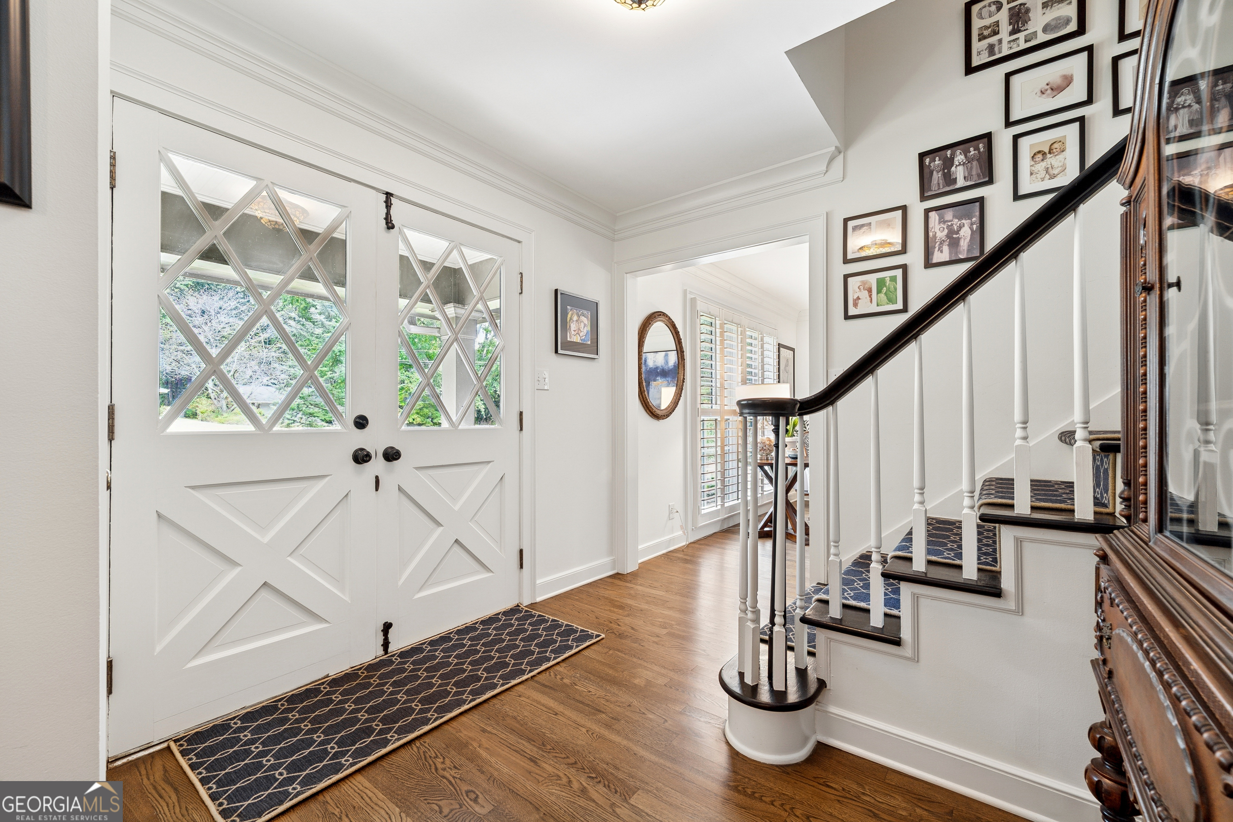 4015 Menlo WAY