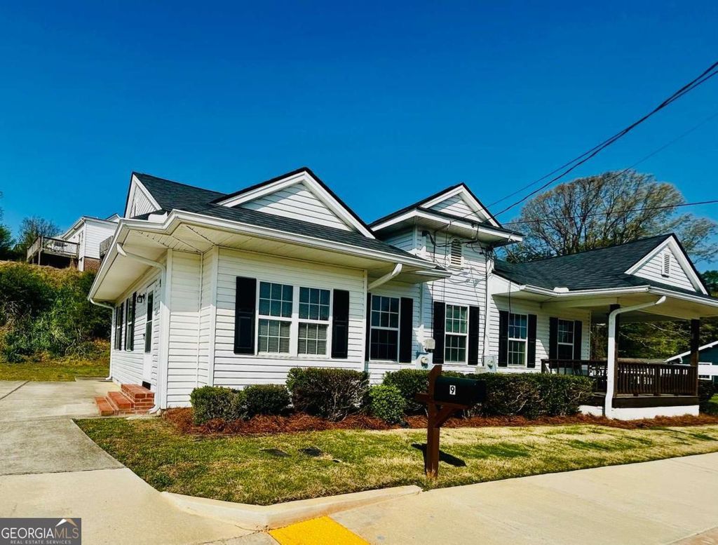 Photo of 9 VICTORY Street, Gainesville, GA 30501 (MLS # 10726212)