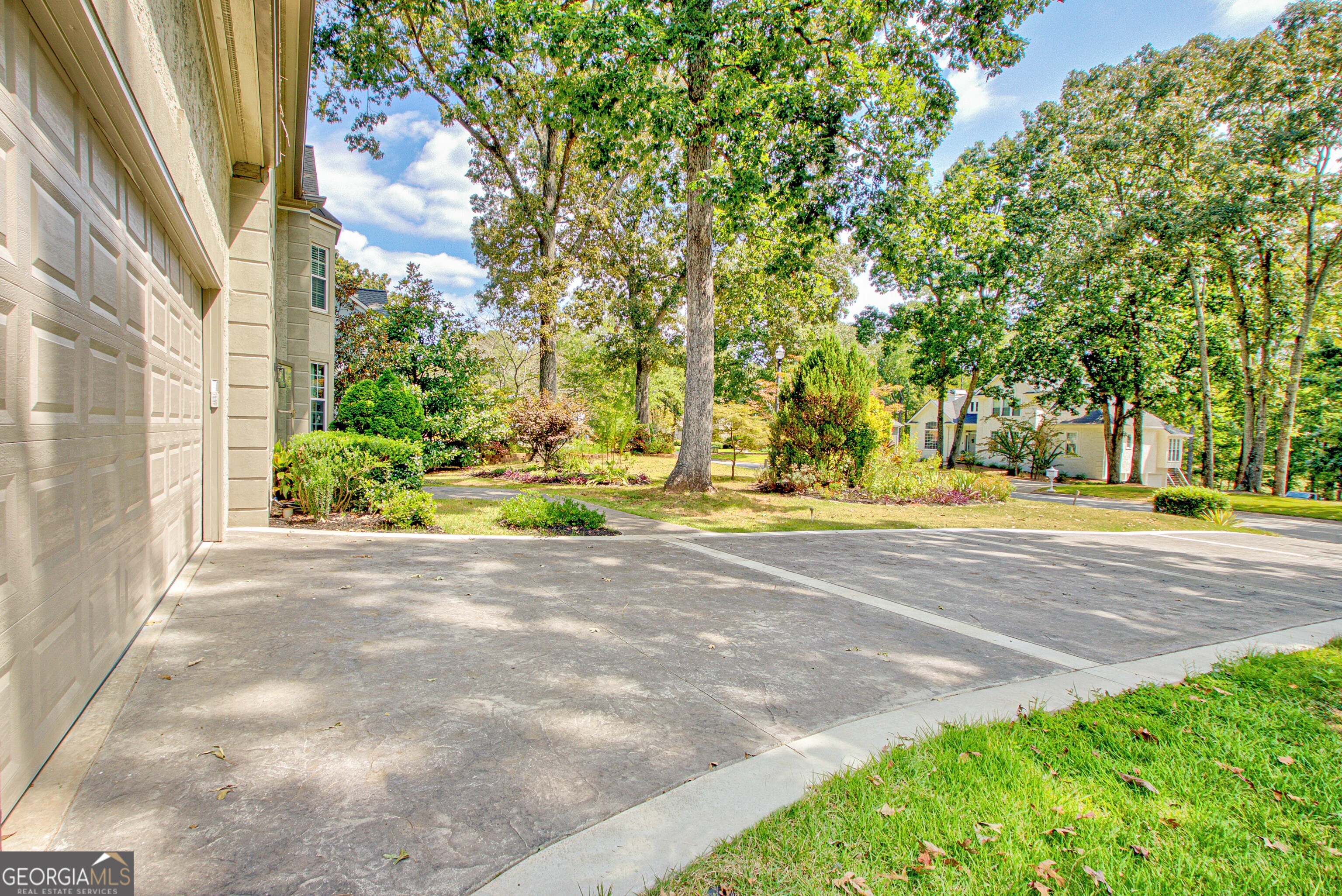 313 Evian WAY