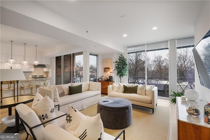 1820 Peachtree ST NW 303